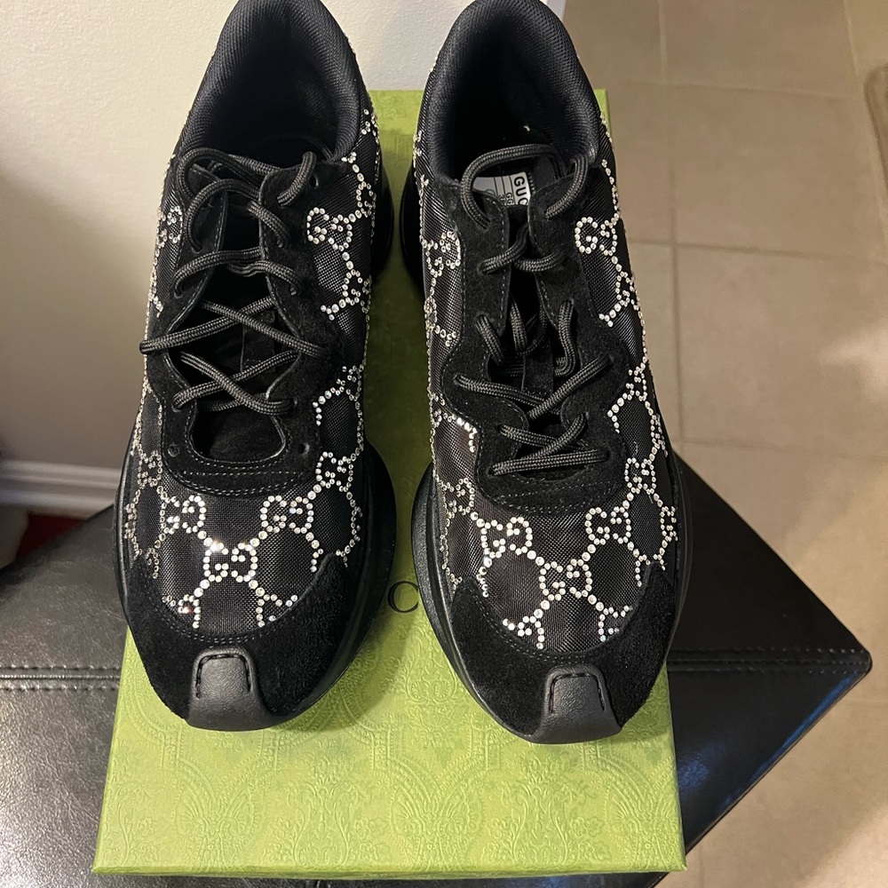 Gucci Women's Black Sneakers with White Pattern - Picture 2 of 5